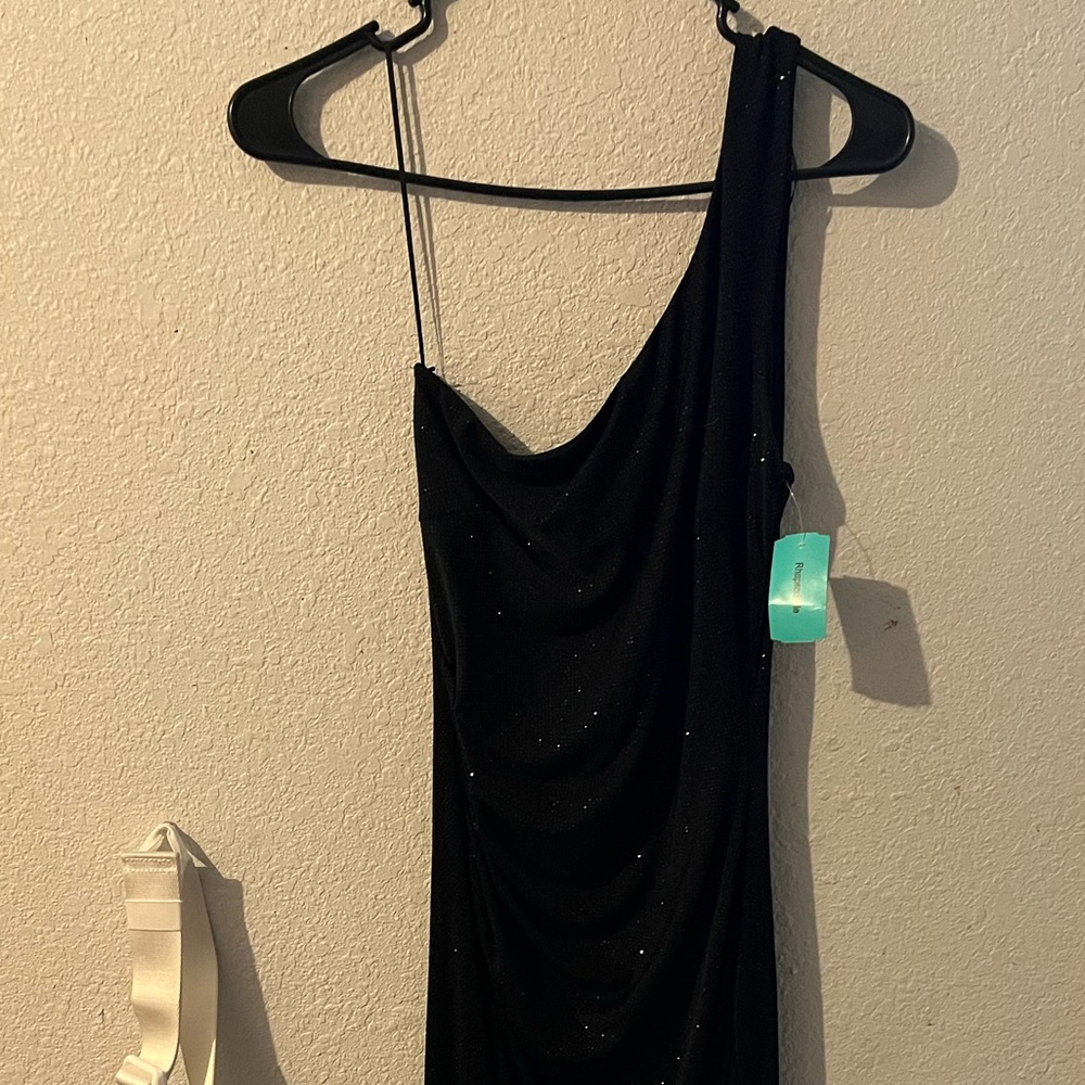 Elegant Black One-Shoulder Long Dress